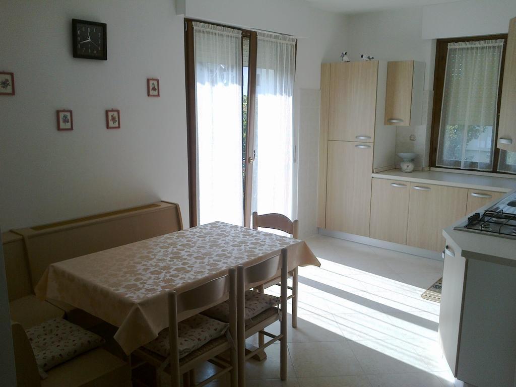 Casa Ferrari Monica Apartment Calceranica al Lago Room photo